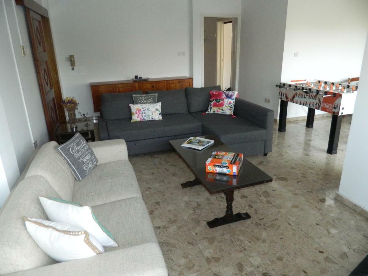 Family Nest In The Heart Of Limassol Villa ภายนอก รูปภาพ
